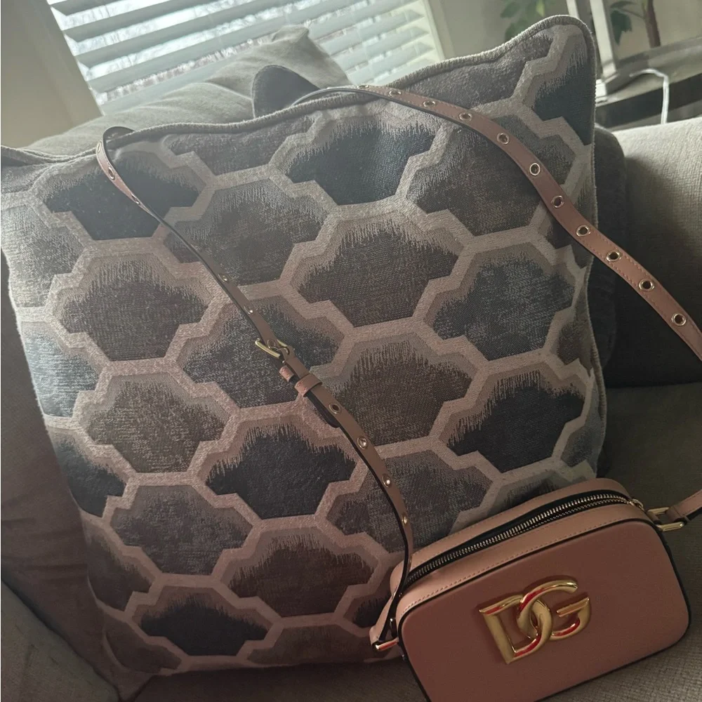 NWOT Dolce &Gabbana crossbody bag - Picture 3 of 4